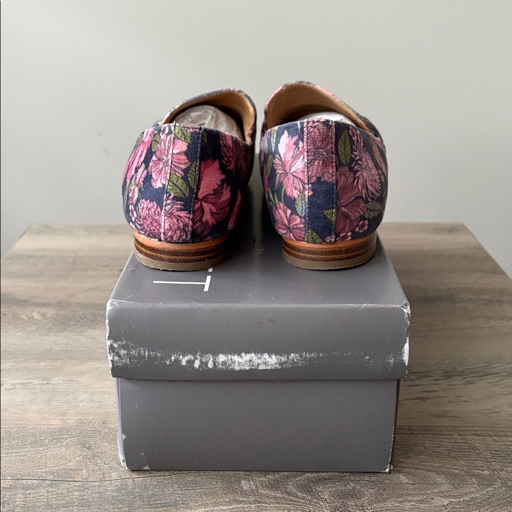 LOFT Floral Velvet Loafers - Picture 4 of 6